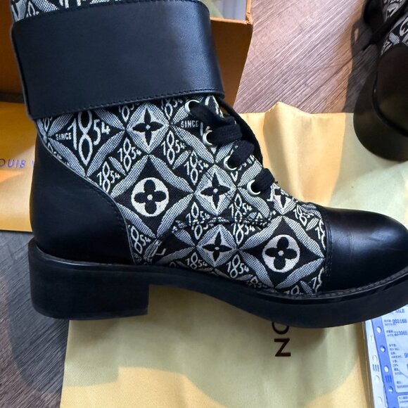 Luxury Boots- Leather boots - Picture 13 of 16